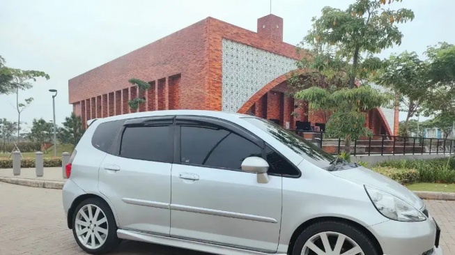 Honda Jazz (2005). (OLX)
