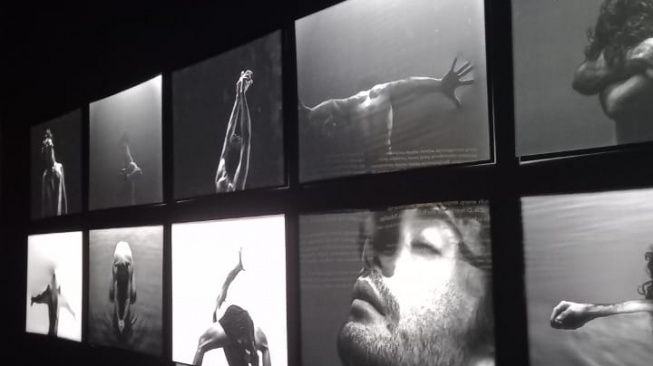 Reza Rahadian buat karya instalasi kolaborasi dengan seniman lintas bidang di ArtJog 2025.