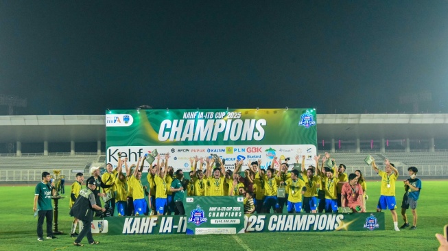 Final Kahf IA-ITB Cup 2025 Dramatis, Kemenangan IAFI ITB Juara, Mini VAR Diimplementasikan