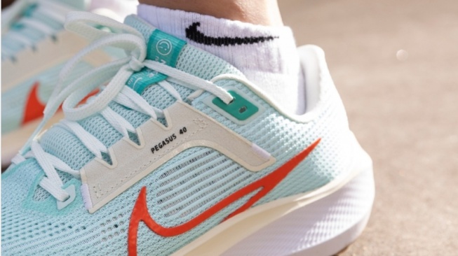 Apakah Sepatu Running Bisa untuk Jalan Santai? Ini Jawaban dan 5 Rekomendasi Terbaik 2025