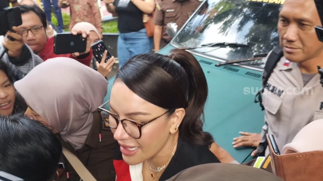 Nikita Mirzani menghadiri sidang lanjutan kasus pemerasan dan wanprestasi di Pengadilan Negeri Jakarta Selatan, Selasa, 1 Juli 2025. [Suara.com/Adiyoga Priyambodo]