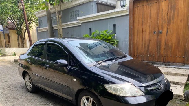 Honda Jazz (2007). (OLX)