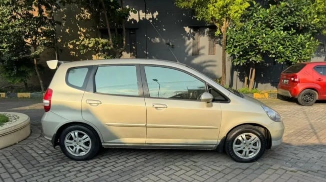 Honda Jazz (2004). (OLX)