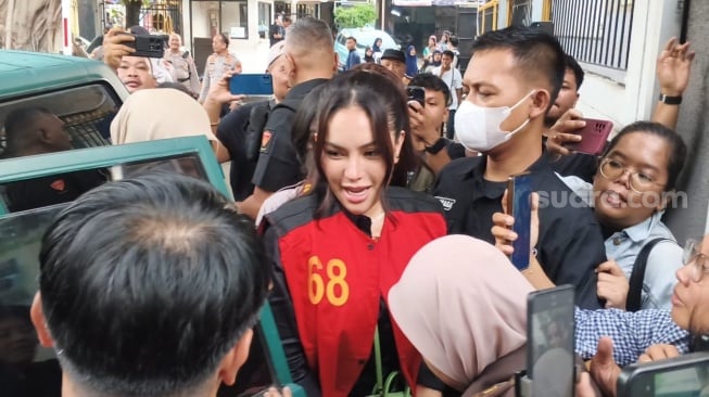 Bertemu di Pengadilan, Nikita Mirzani Kasih Reaksi Tak Terduga Soal Permintaan Maaf Vadel Badjideh
