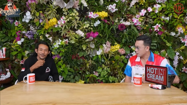 Pengakuan Agam Rinjani Saat Menemukan Juliana Marins: Kepala Retak, Sudah Mati di Tempat[YouTube Curhat Bang Denny Sumargo]