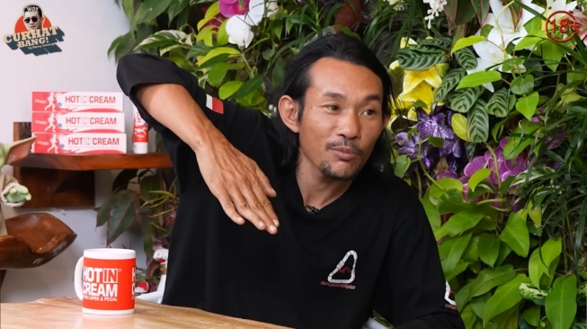 Pengakuan Agam Rinjani Saat Menemukan Juliana Marins: Kepala Retak, Sudah Mati di Tempat[YouTube Curhat Bang Denny Sumargo]