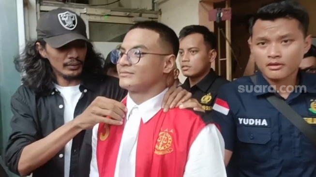 Vadel Badjideh hadir sidang lanjutan kasus asusila di Pengadilan Negeri Jakarta Selatan, Rabu, 2 Juli 2025. [Suara.com/Adiyoga Priyambodo]