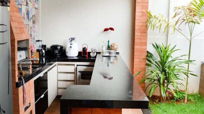 dapur terbuka di belakang rumah. [pinterest]