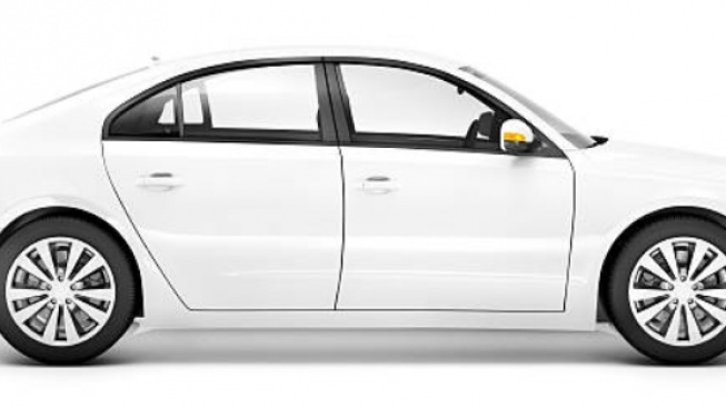 mobil warna putih mutiara