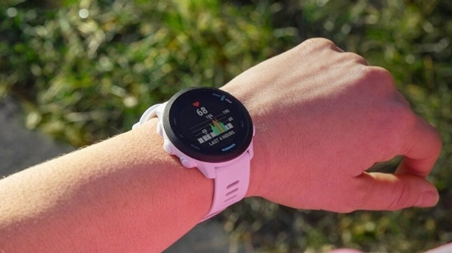 6 Rekomendasi Jam Tangan Lari dengan GPS Terbaik 2025