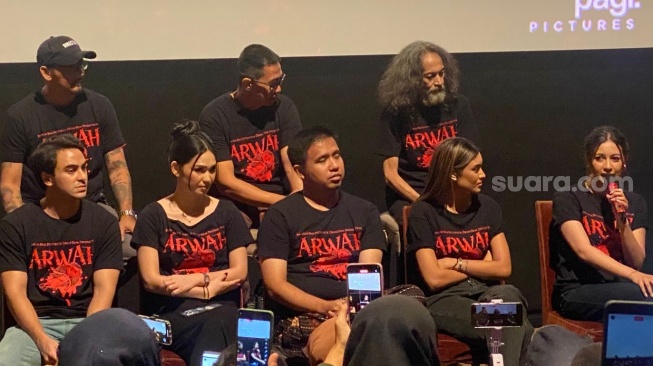 Konferensi pers film Arwah di kawasan Kuningan, Jakarta Selatan pada Senin, 30 Juni 2025. [Suara.com/Tiara Rosana]