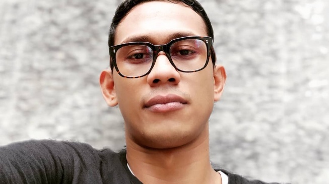 Fakta pengakuan Revelino Tuwasey lelaki yang mengaku  ayah biologis anak Lisa Mariana (Instagram)