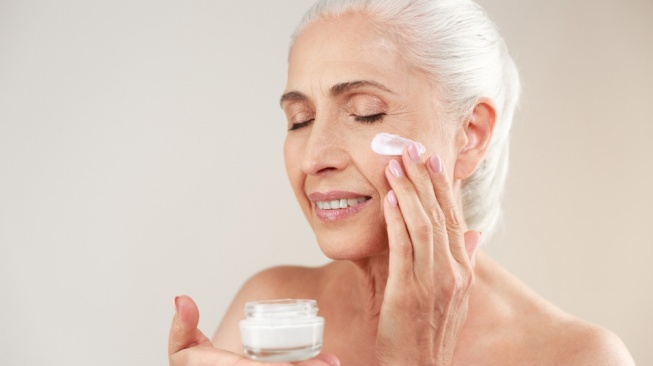5 Rekomendasi Moisturizer Terbaik untuk Anti Aging dan Mencerahkan Wajah