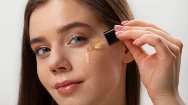 4 Pilihan Serum yang Mengandung Madu Ampuh Bikin Wajah Glowing dan Lembab