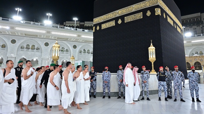 Presiden RI Prabowo Subianto beserta jajaran dari Kabinet Merah putih dan Sekretariat saat melaksanakan ibadah Umrah di Makkah, Arab Saudi,  Kamis (3/7/2025). [Muchlis Jr - Biro Pers Sekretariat Presiden]
