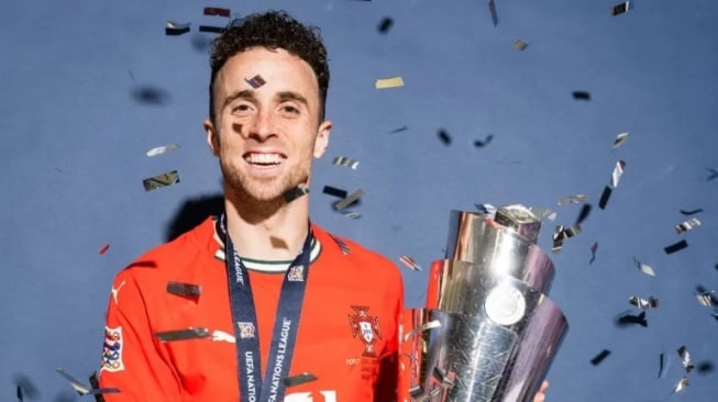 Diogo Jota, penyerang andalan Liverpool dan timnas Portugal, dikabarkan meninggal dunia dalam kecelakaan mobil tragis yang terjadi di Zamora, Spanyol, pada Kamis (3/7/2025). (IG Diogo Jota)