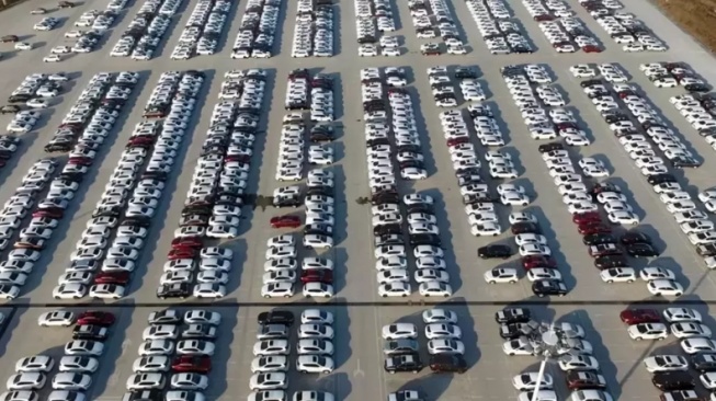 China Kebanjiran Mobil Bekas Nol Kilometer, Aturan Ekspor Diperketat