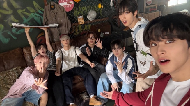 NCT Dream Ceritakan Kisah Cinta Pertama di Album Go Back To The Future
