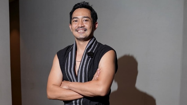 Yama Carlos memerankan seorang penari tradisional di film Narik Sukmo. [Instagram]