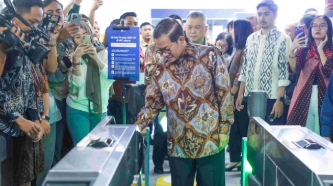 Warga Rasakan Manfaat Transjakarta Gratis: Lebih Irit dan Nyaman