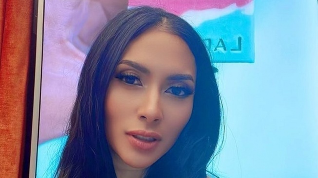 Tina Astari Istri Menteri UMKM Minta Fasilitas Negara, Akun IG Digeruduk: Jalan-Jalan Modal Bu
