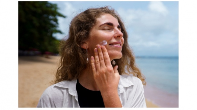 5 Rekomendasi Sunscreen Non Comedogenic, Cocok buat Wajah Rentan Berjerawat