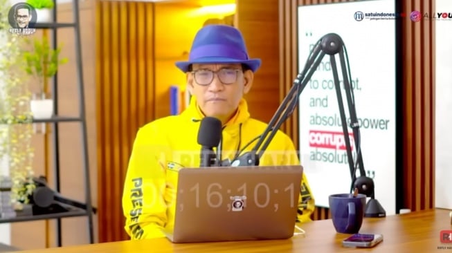 Refly Harun saat berbicara soal Ijazah Palsu Jokowi. [YouTube]