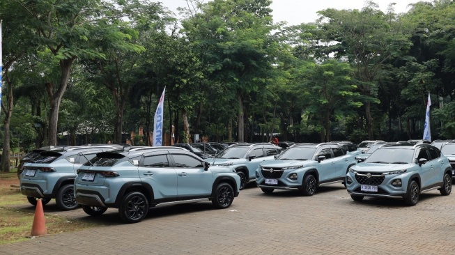 PT Suzuki Indomobil Sales (SIS) hari ini menyerahkan sebanyak 55 unit perdana Suzuki Fronx kepada para konsumen yang berlangsung di kawasan Senayan, Jakarta Pusat. (Foto: Suzuki Indonesia)