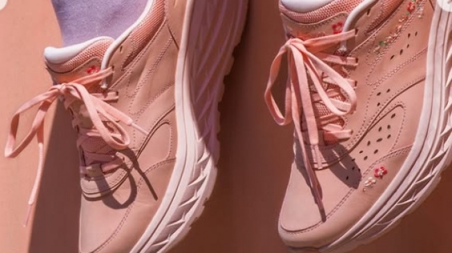 Mau Sepatu Hoka? Simak Daftar Harga & Model Terlaris Juli 2025