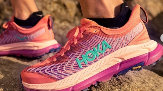 sepatu hoka