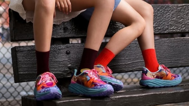 sepatu hoka