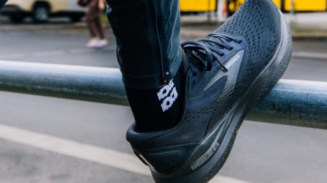 sepatu brooks