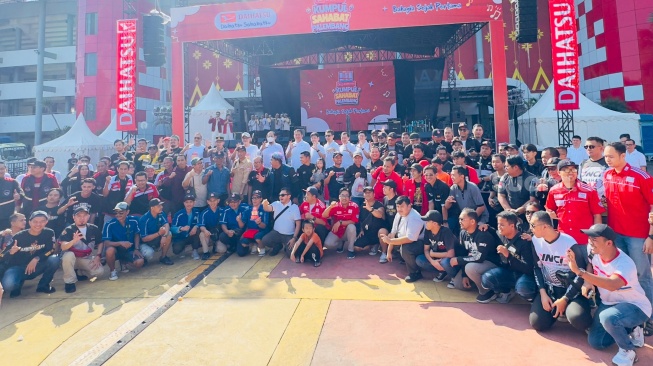 Ratusan anggota komunitas otomotif meramaikan acara Kumpul Sahabat Daihatsu 2025 di Palembang digelar pada Minggu (6/7/2025). [Dok Astra Daihatsu Motor]