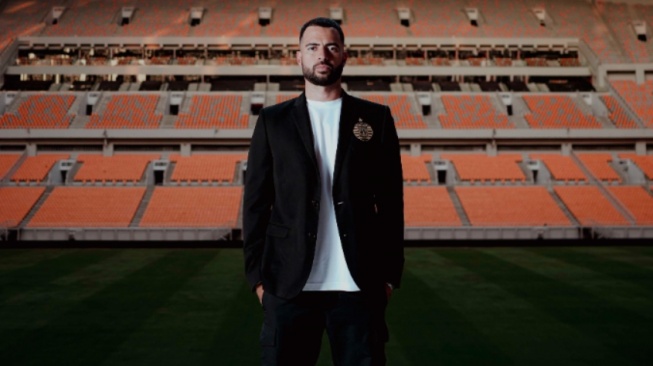 Jordi Amat Berlabuh ke Persija Jakarta, Tak Sabar Pakai Jersey Kebanggaan!