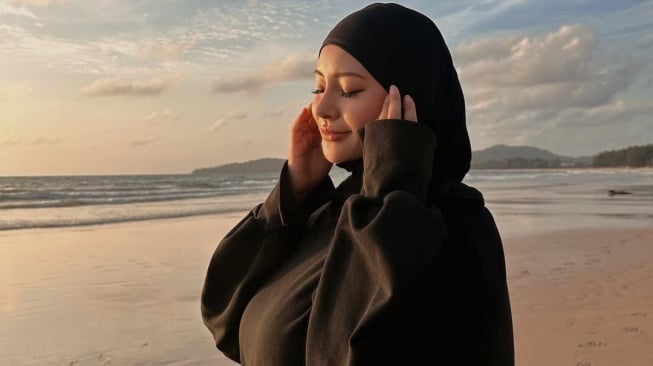 Kisah Hijrah Rae Lil Black atau Nuray Istiqbal atau Kae Asakura. [Instagram/raelilblack]