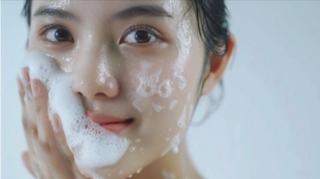 4 Low pH Cleanser Aman untuk Rawat Skin Barrier, Harga Pelajar Rp47 Ribu!