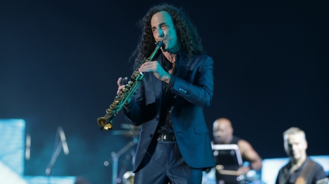 Tokoh jazz dunia, saxophonist Kenny G menyampaikan kekaguman terhadap sebelas tahun penyelenggaraan Prambanan Jazz Festival 2025 (Dok: InJourney)