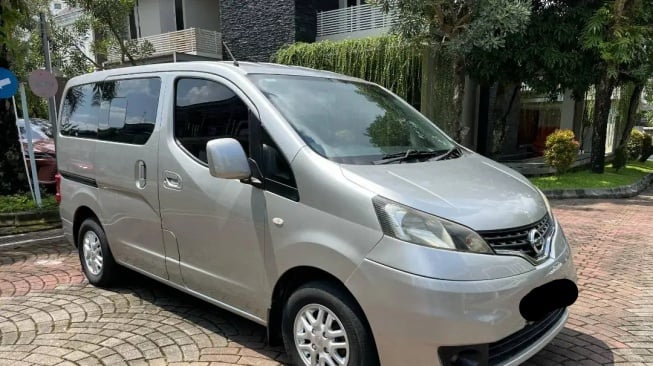 Nissan Evalia (2012). (OLX)