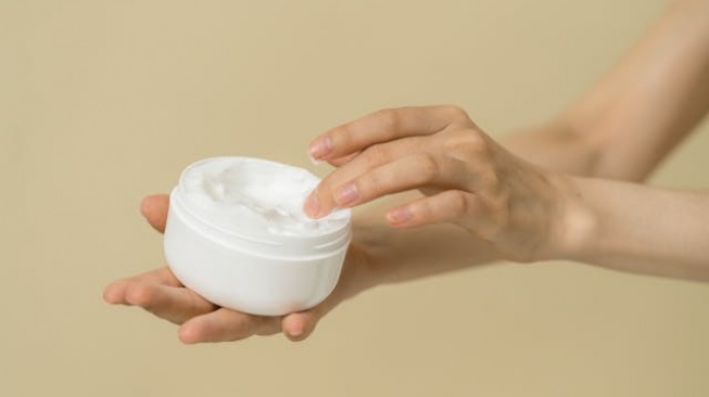 5 Moisturizer Mengandung Hyaluronic Acid Terbaik, Bikin Wajah Lembap dan Kenyal