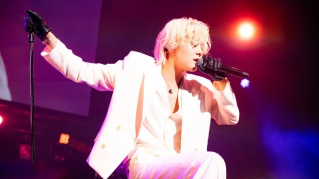Transformasi Jadi Artis Rock, Yuta NCT Sukses Tutup Tur Talk Show di Jepang