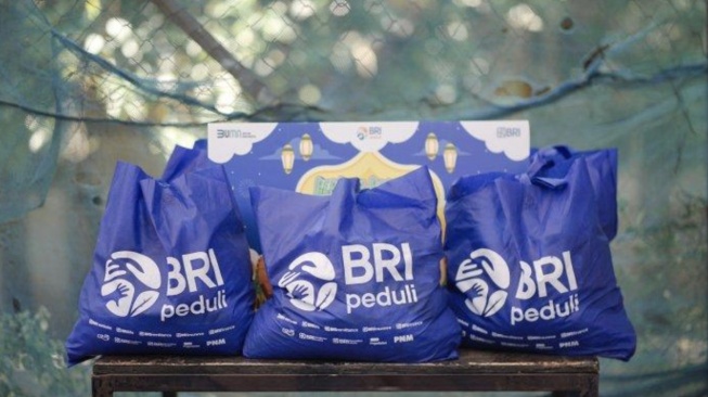 BRI Peduli Dukung Sinergi Pembangunan Spiritual: Salurkan Bantuan untuk Masjid Agung Kota Masohi