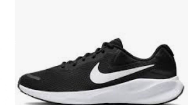 Nike Revolution 7