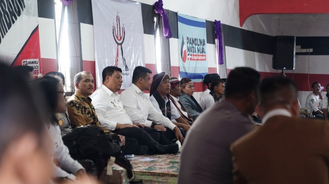 Gubernur Sumut Bobby Nasution Kunjungi Festival Edukasi Leluhur Batak di Samosir