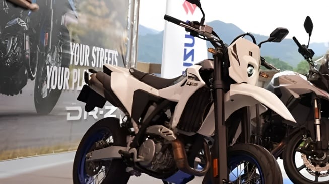 Suzuki DR-Z400S (2banh.vn)
