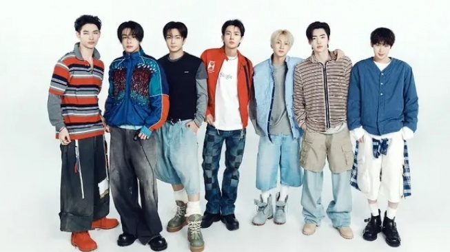 ENHYPEN Perlihatkan Sisi Lembut dan Manis Lewat Lagu Terbaru, Shine on Me
