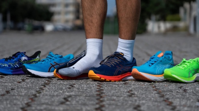 Sepatu running walking ASICS terbaik 2025 yang sudah diuji (ASICS)