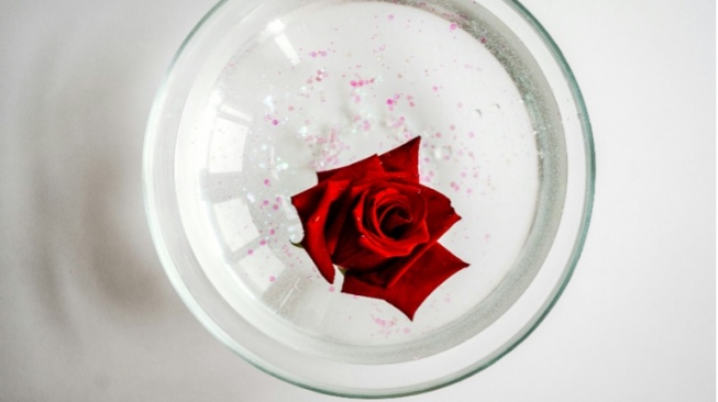 5 Sheet Mask Berbahan Utama Rose Extract yang Ampuh Cerahkan Kulit