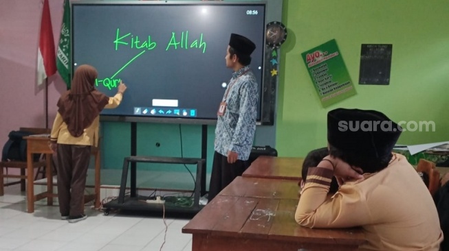 Musim Berburu Siswa Baru: Apa Kabar Sekolah Negeri?
