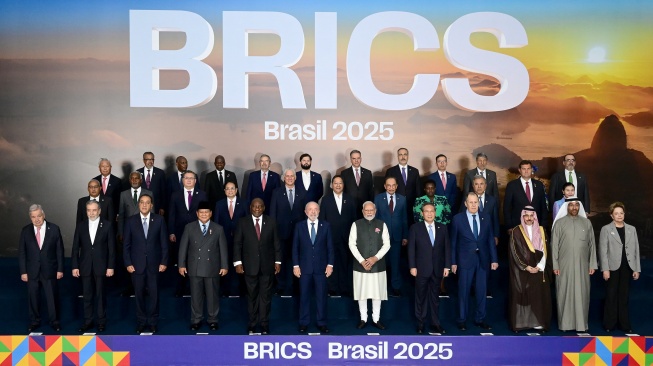 Hari Kedua KTT BRICS, Prabowo Tampil di Barisan Terdepan saat Foto Resmi