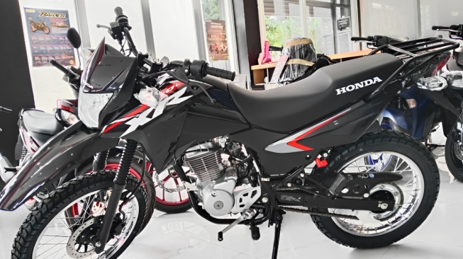 Honda XR150L 2025, penantang Kawasaki KLX 150 yang cukup ganteng (2banh.vn)
